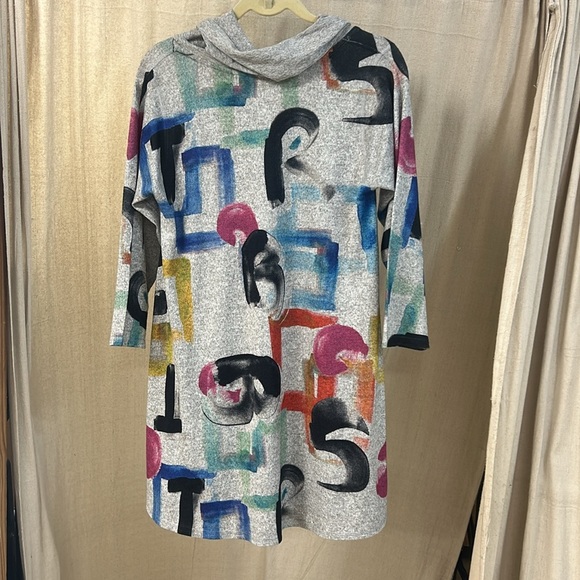 Multicolored Long Sleeve Tunic Top - Et Lois - Picture 2 of 4